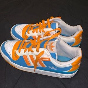 Rare low adidas forum